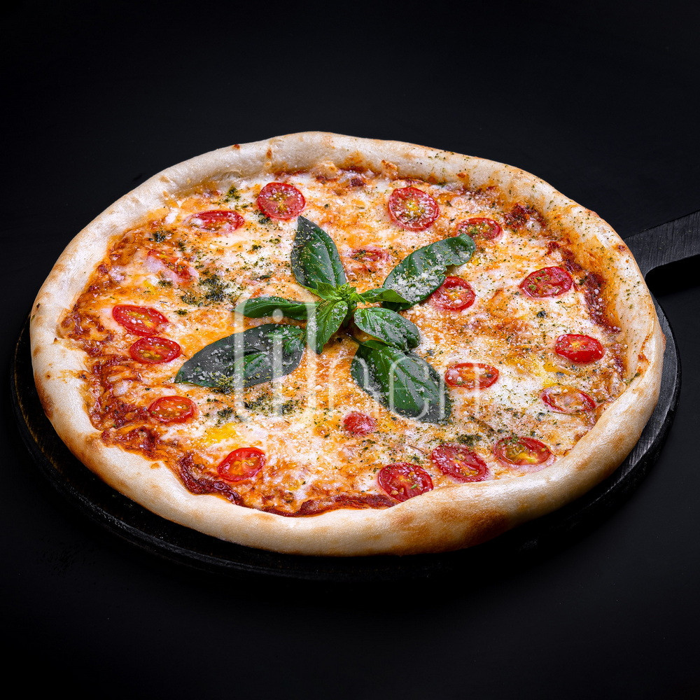 Iren-Cafe-Margherita-pizza